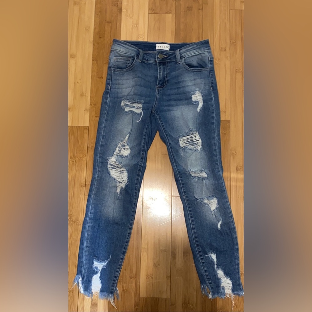 Distressed/Ripped Skinny Jeans